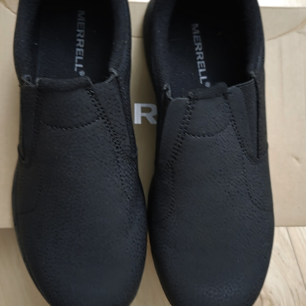 Merrell Youth Black Jungle Trek Slip On SIZE 6